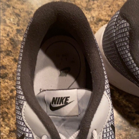 Nike Shoes - Picture 4 of 6